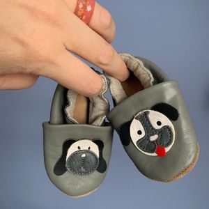 LIKE NEW Bellamy French designer leather baby slippers 0-6 months